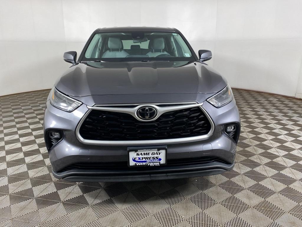 used 2022 Toyota Highlander car, priced at $32,749