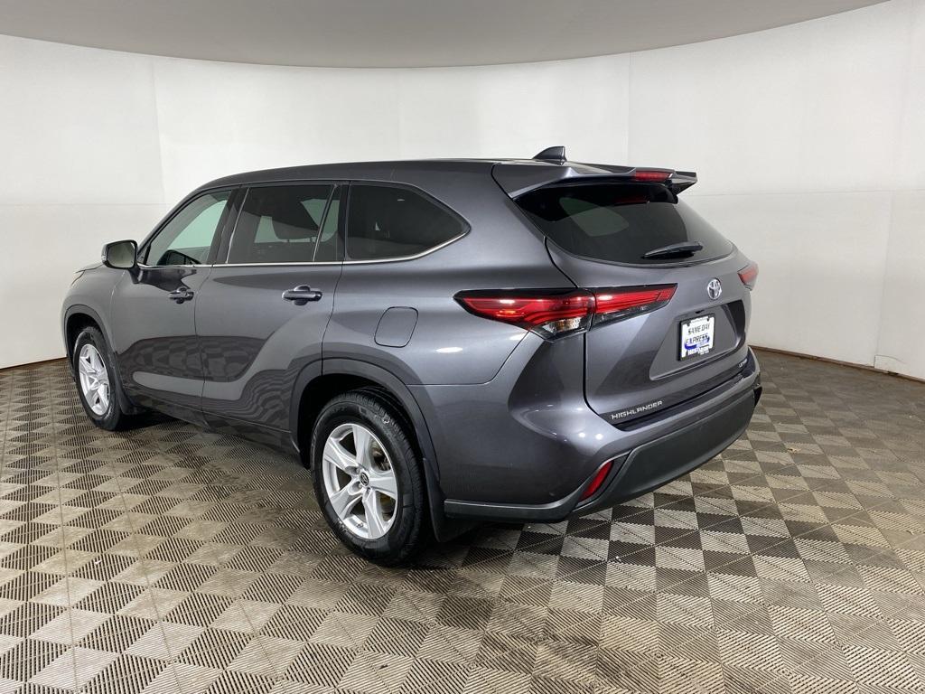 used 2022 Toyota Highlander car, priced at $32,749