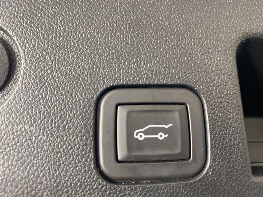 used 2025 Chevrolet Equinox car, priced at $29,993