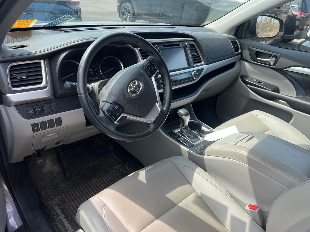 used 2019 Toyota Highlander car, priced at $28,465