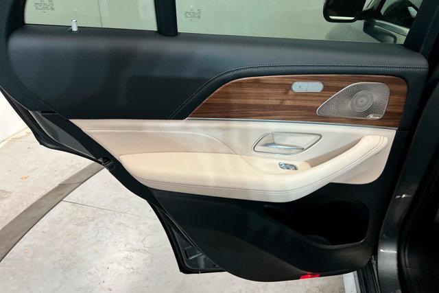 new 2025 Mercedes-Benz GLE 450 car, priced at $91,975
