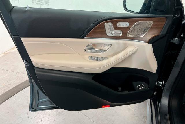 new 2025 Mercedes-Benz GLE 450 car, priced at $91,975