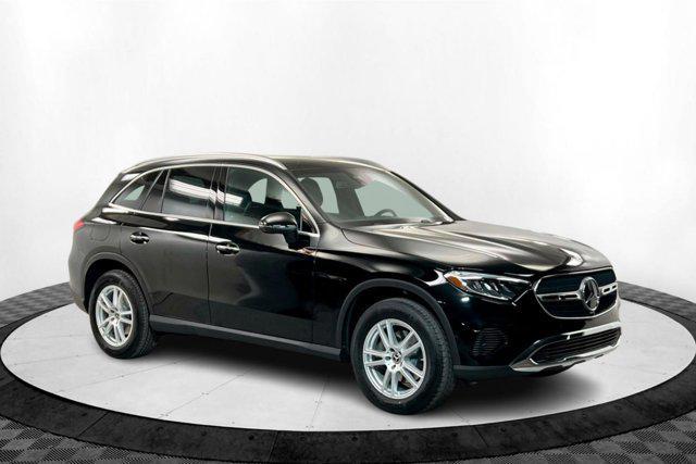 new 2025 Mercedes-Benz GLC 300 car, priced at $55,085