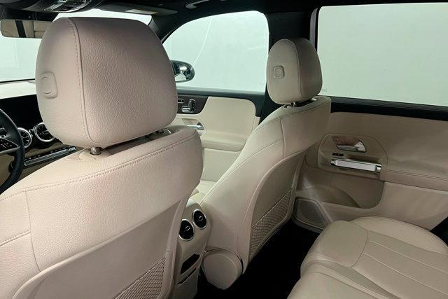 new 2025 Mercedes-Benz GLB 250 car, priced at $51,420