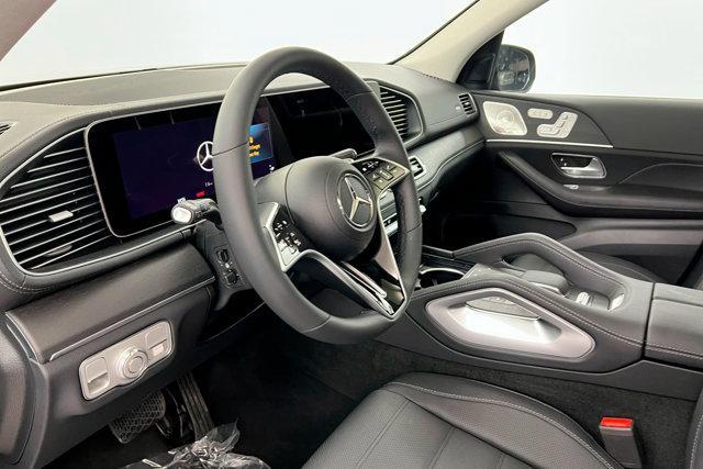 new 2025 Mercedes-Benz GLS 450 car, priced at $96,285