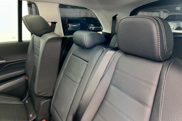 new 2025 Mercedes-Benz GLS 450 car, priced at $96,285