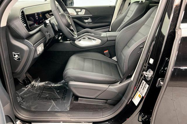 new 2025 Mercedes-Benz GLS 450 car, priced at $96,285