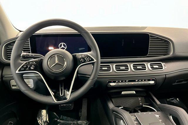 new 2025 Mercedes-Benz GLS 450 car, priced at $96,285