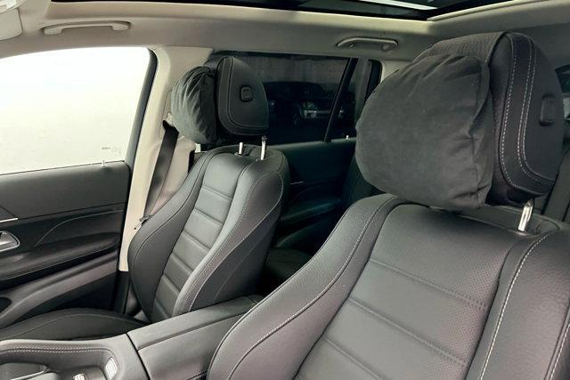 new 2025 Mercedes-Benz GLS 450 car, priced at $96,285