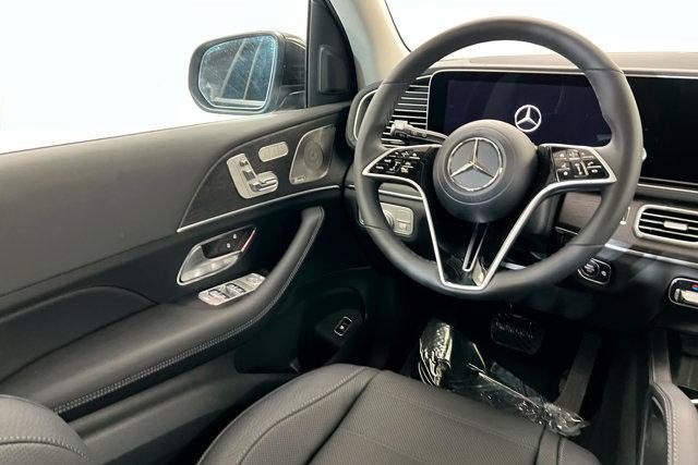new 2025 Mercedes-Benz GLS 450 car, priced at $96,285