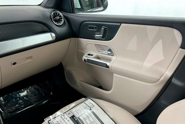 new 2025 Mercedes-Benz GLB 250 car, priced at $49,595