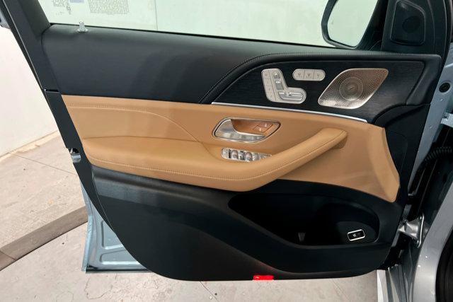 new 2025 Mercedes-Benz GLS 450 car, priced at $104,080