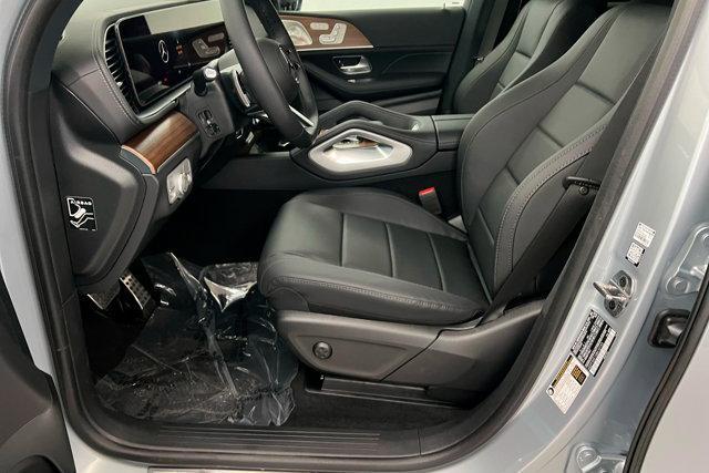 new 2025 Mercedes-Benz GLS 450 car, priced at $95,365