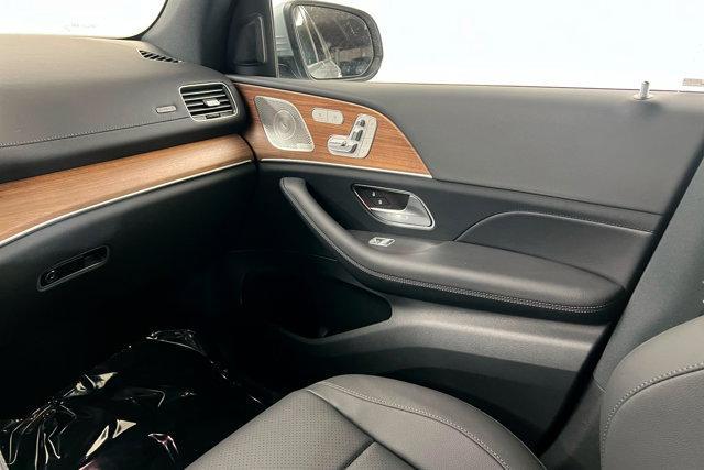 new 2025 Mercedes-Benz GLS 450 car, priced at $95,365