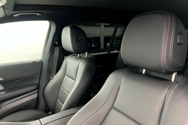 new 2025 Mercedes-Benz GLS 450 car, priced at $95,365