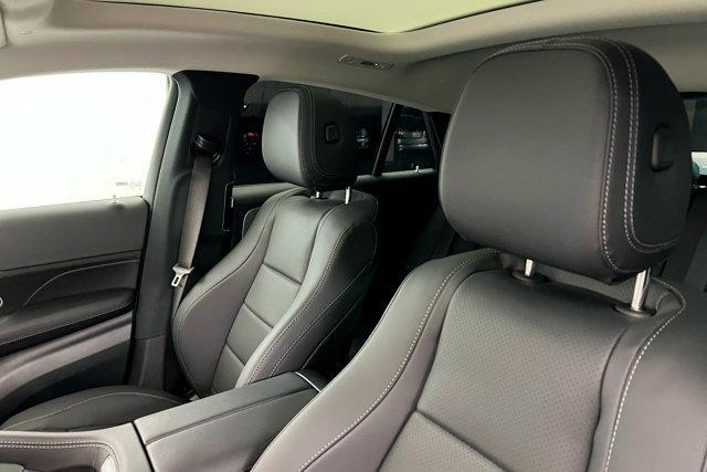 new 2025 Mercedes-Benz GLE 450 car, priced at $87,145