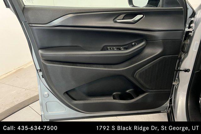 used 2024 Jeep Grand Cherokee L car, priced at $29,995