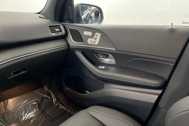 new 2025 Mercedes-Benz GLE 450 car, priced at $73,965