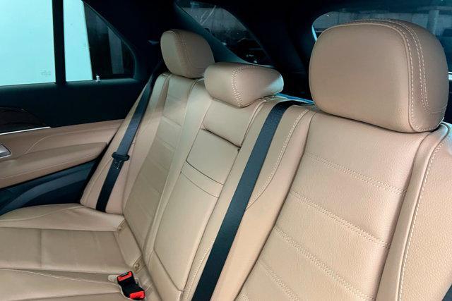 new 2025 Mercedes-Benz GLE 450 car, priced at $87,750