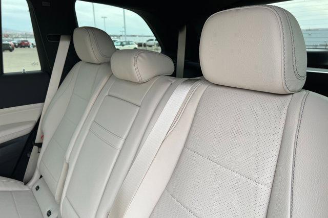 new 2025 Mercedes-Benz GLS 450 car, priced at $91,935