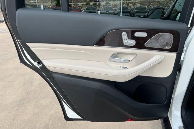 new 2025 Mercedes-Benz GLS 450 car, priced at $91,935