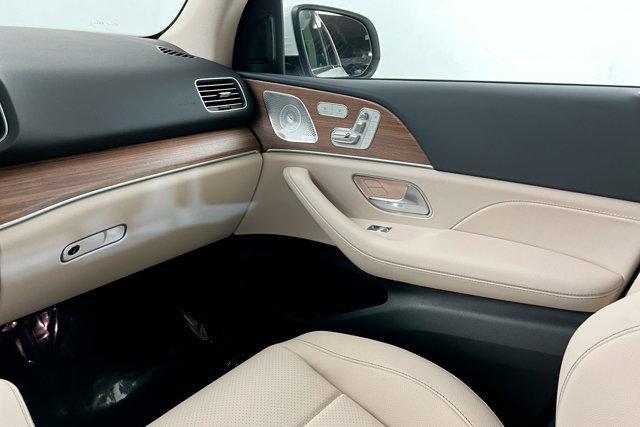 new 2025 Mercedes-Benz GLE 350 car, priced at $72,315