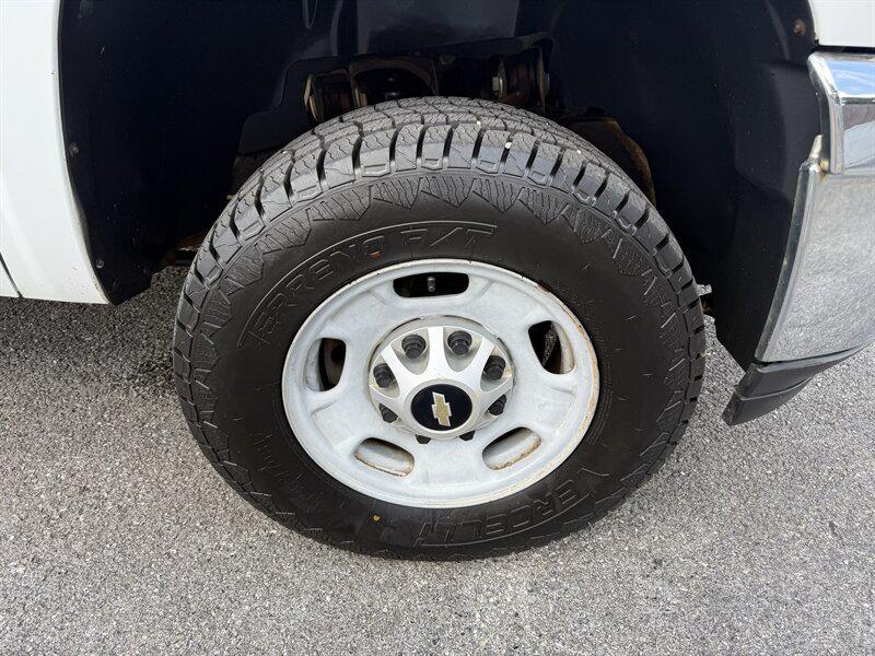used 2014 Chevrolet Silverado 2500 car, priced at $9,977