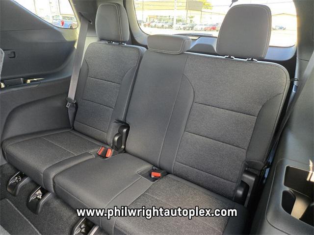 new 2026 Chevrolet Traverse car, priced at $50,140