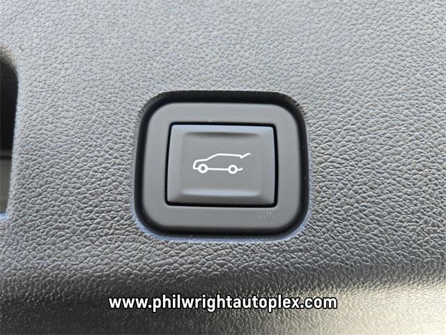 new 2026 Chevrolet Traverse car, priced at $50,140