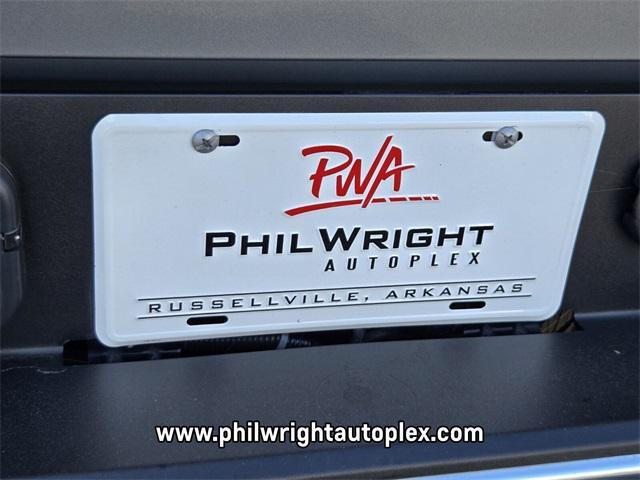 used 2022 GMC Sierra 1500 car, priced at $36,352