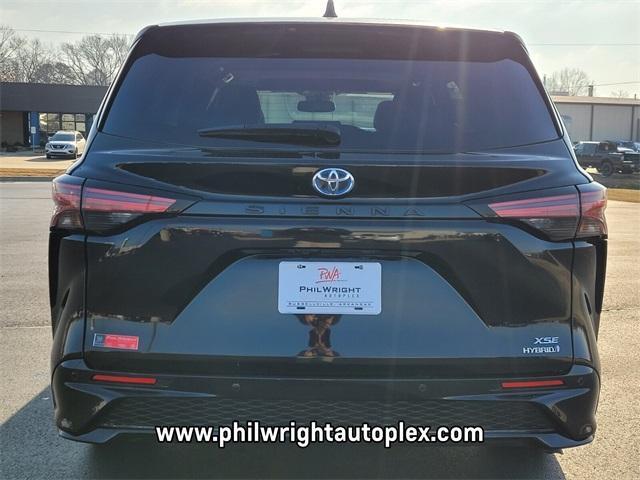 used 2023 Toyota Sienna car