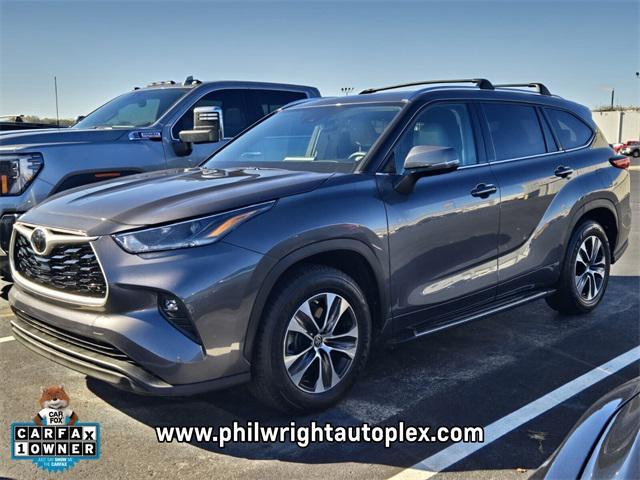 used 2021 Toyota Highlander car, priced at $28,995