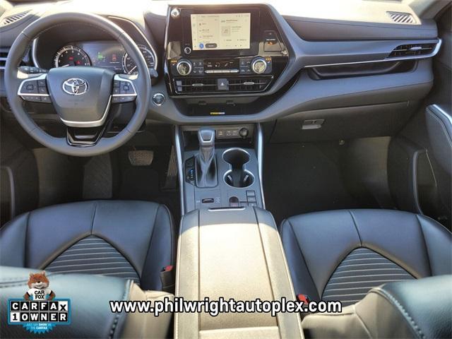 used 2023 Toyota Highlander car, priced at $38,677