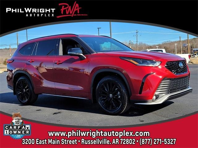 used 2023 Toyota Highlander car, priced at $38,677