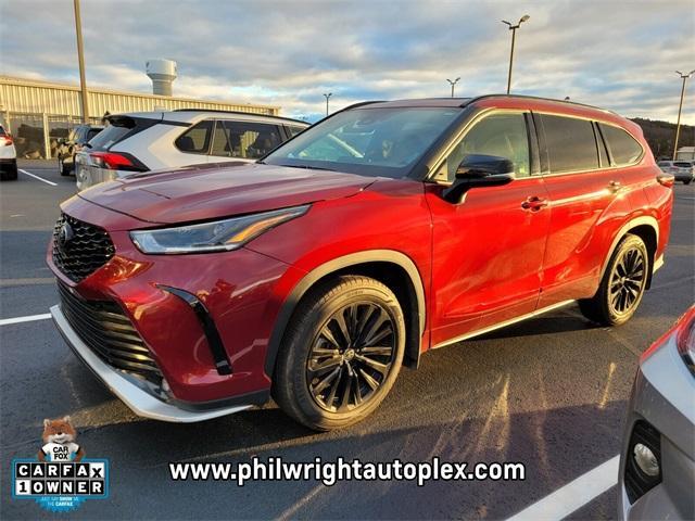 used 2023 Toyota Highlander car, priced at $39,995