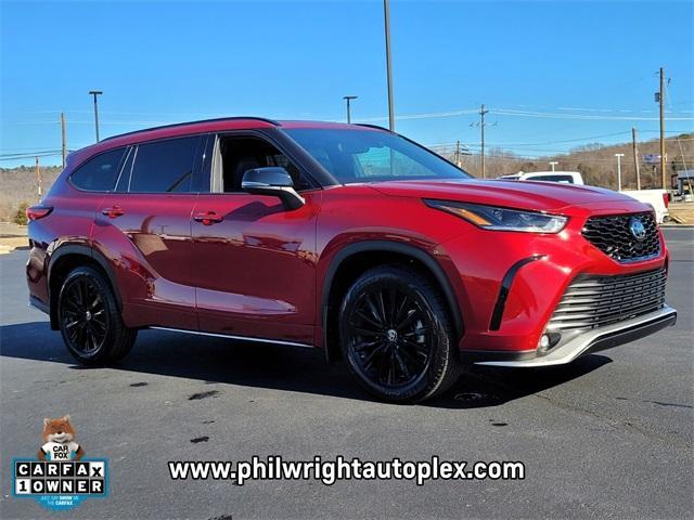 used 2023 Toyota Highlander car, priced at $38,677