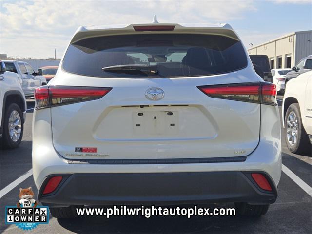 used 2022 Toyota Highlander car, priced at $32,995