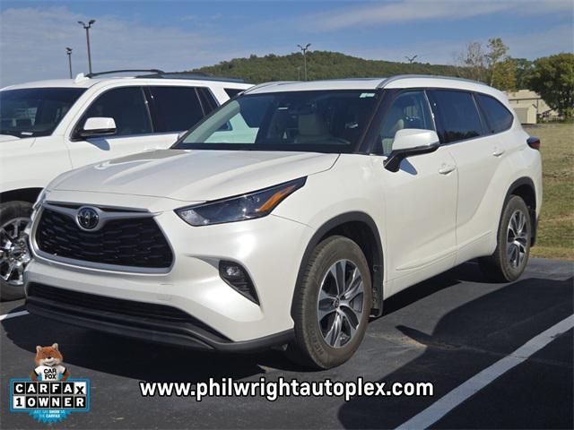 used 2022 Toyota Highlander car, priced at $32,995