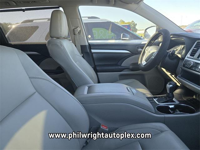 used 2017 Toyota Highlander car, priced at $18,177