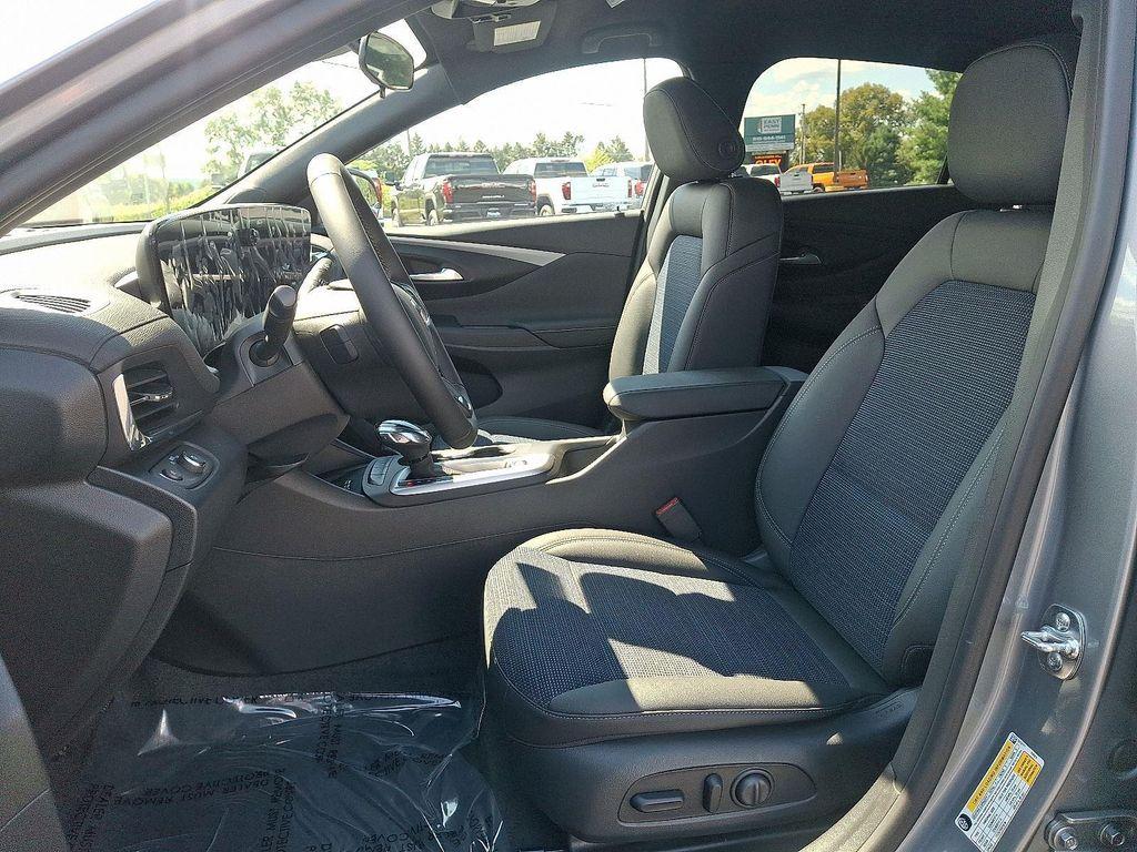 new 2026 Buick Envista car, priced at $28,065