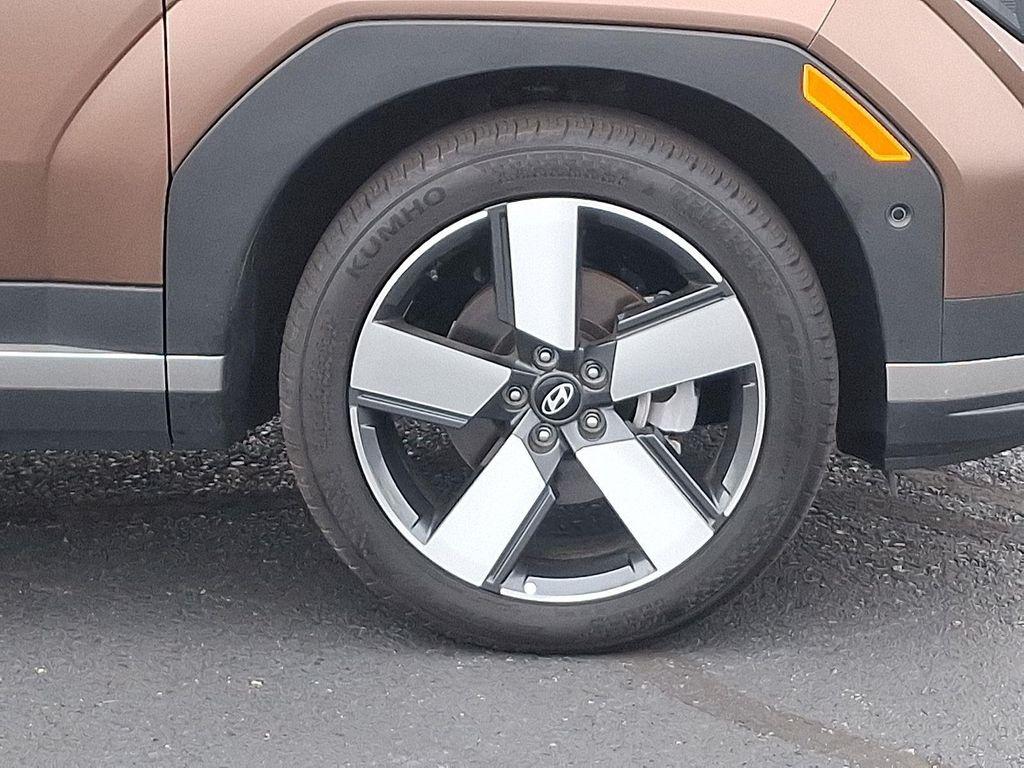 used 2025 Hyundai Santa Fe car, priced at $39,990