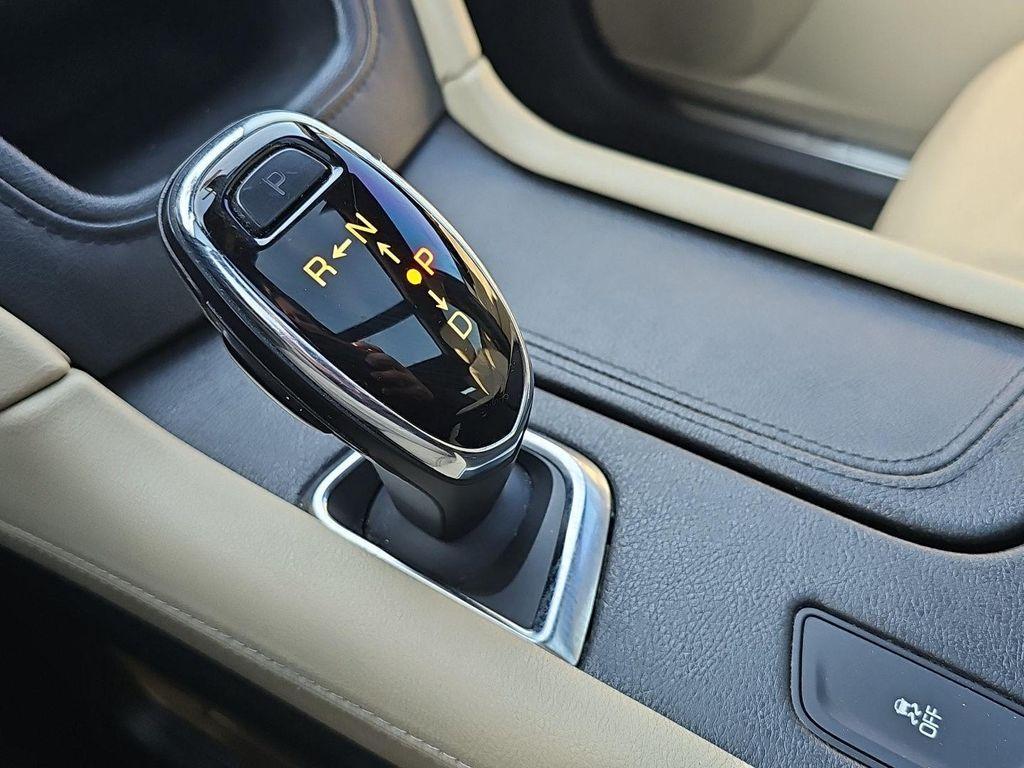 used 2018 Cadillac XT5 car, priced at $17,990