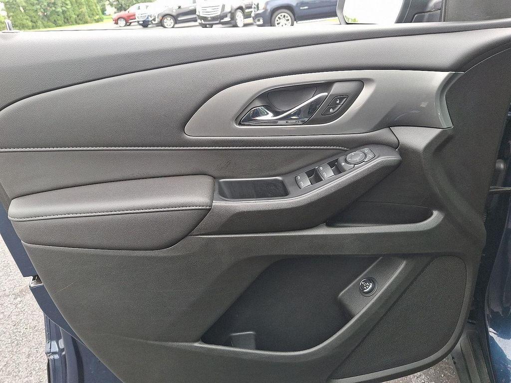 used 2022 Chevrolet Traverse car, priced at $25,990