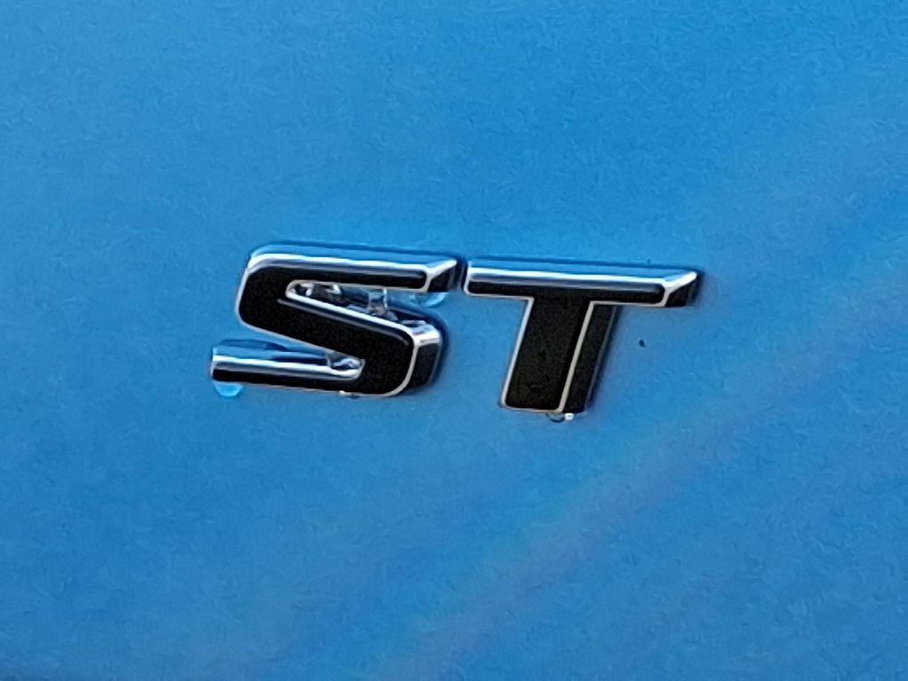 new 2025 Buick Envista car, priced at $29,190