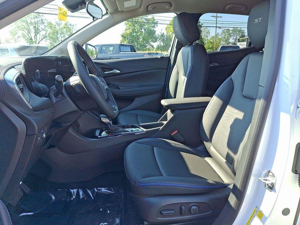 new 2026 Buick Encore GX car, priced at $33,575