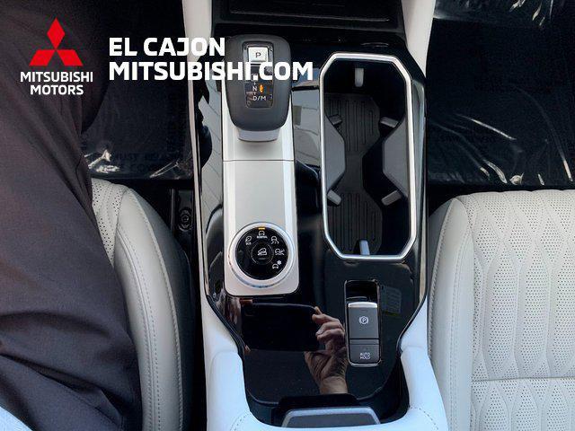 new 2025 Mitsubishi Outlander car, priced at $39,555