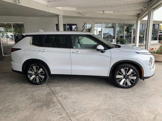 new 2025 Mitsubishi Outlander car, priced at $38,055
