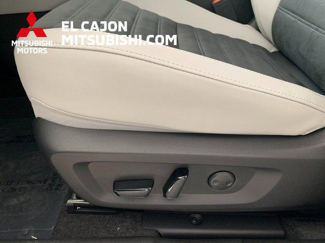 new 2025 Mitsubishi Outlander car, priced at $38,055