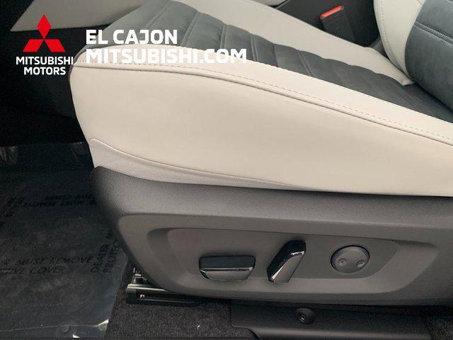 new 2025 Mitsubishi Outlander car, priced at $38,055