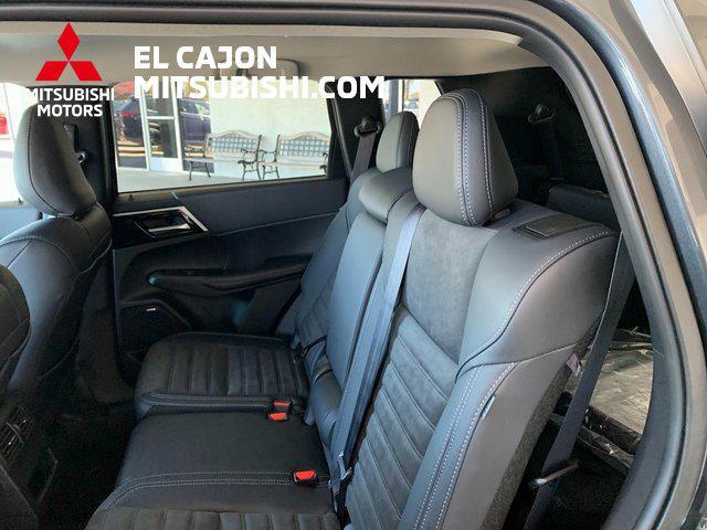 new 2025 Mitsubishi Outlander car, priced at $34,010